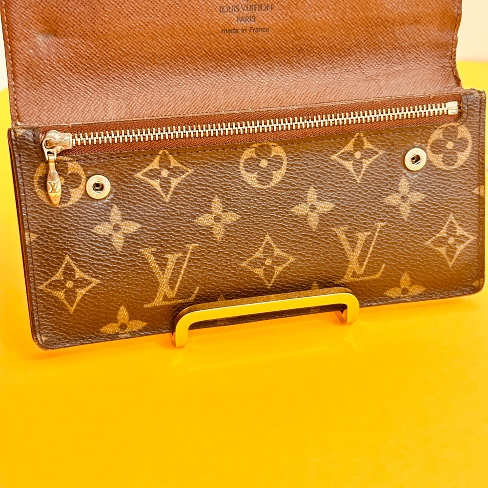 Louis Vuitton Brown Monogram Clutch wallet with chain - Picture 8 of 15
